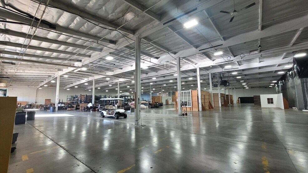 More Photos Of 21310-21314 Lassen St, Chatsworth Warehouse For Lease