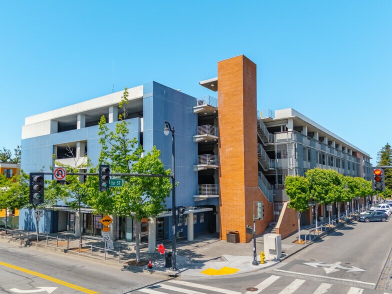 More Photos Of 141 2nd St, Petaluma Parking Garage For Sale