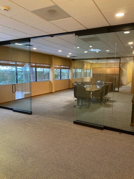 More Photos Of 100 Maple Park Blvd, Saint Clair Shores Office For Lease