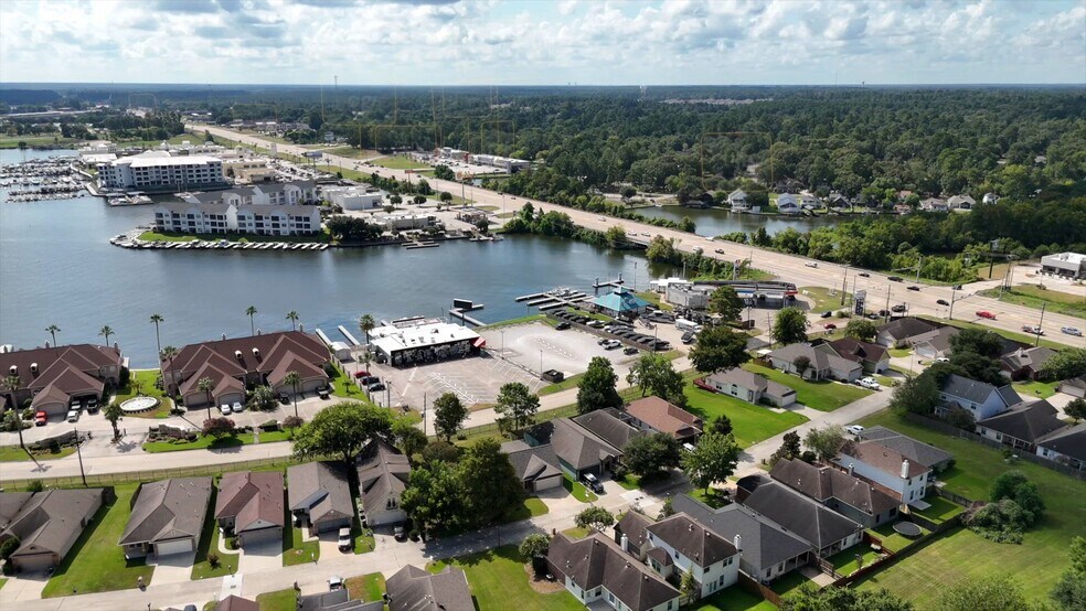 Primary Photo Of 15659 Marina Dr, Montgomery Restaurant For Lease