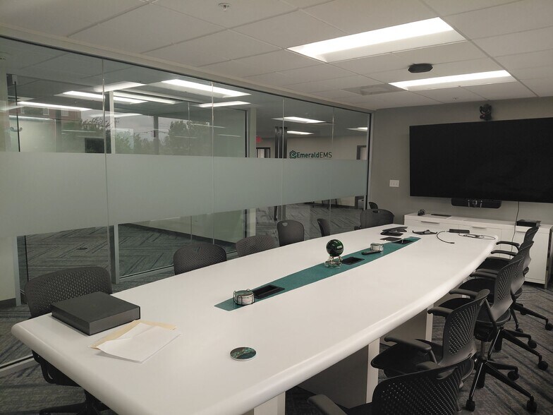 More Photos Of 1 Stiles Rd, Salem Office For Sale