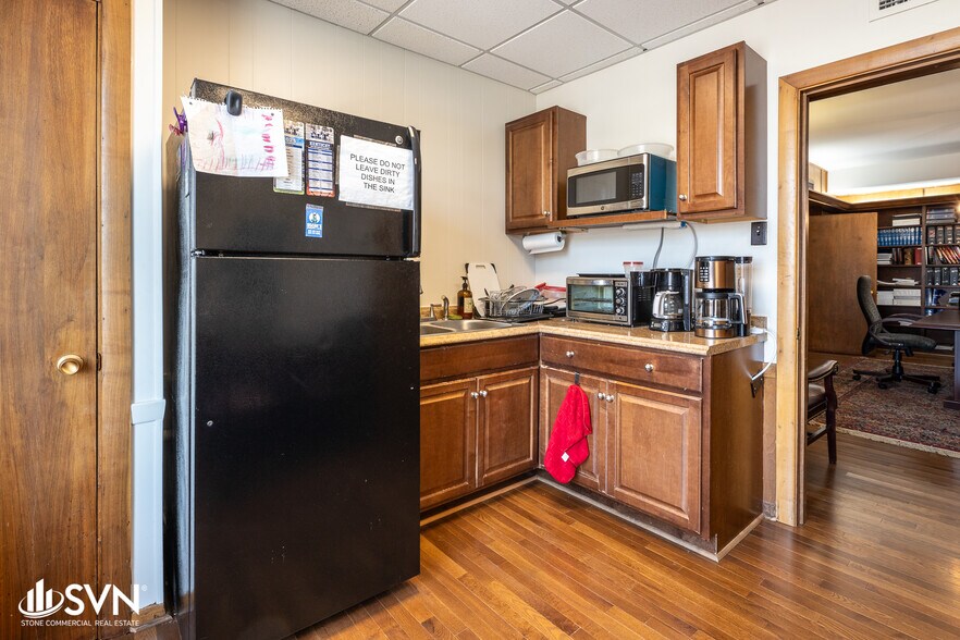 More Photos Of 201 W Short St, Lexington Office For Sale