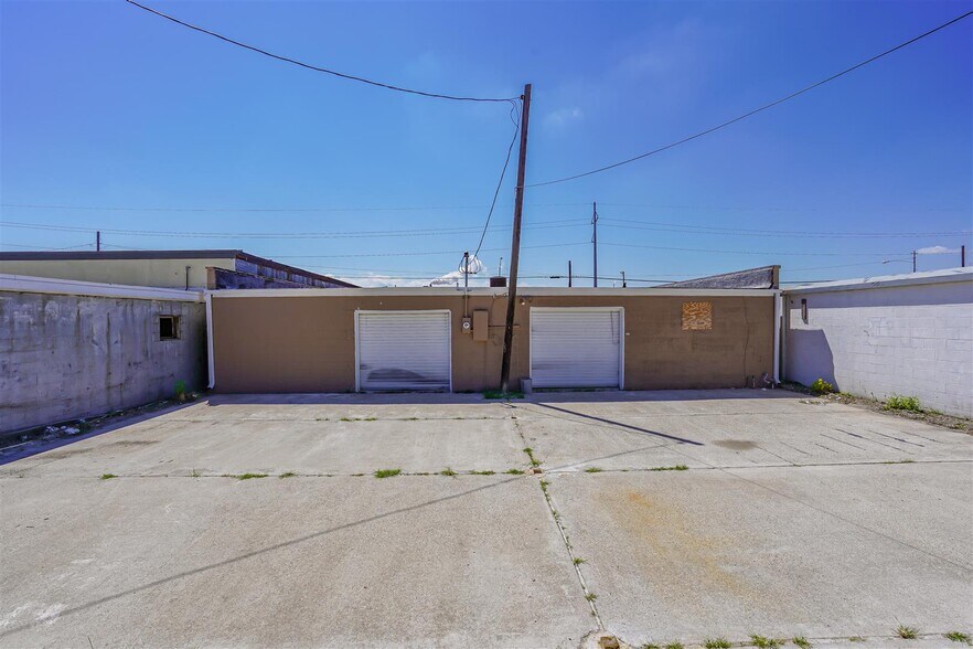 More Photos Of 1710 Texas Ave, Texas City General Retail For Sale