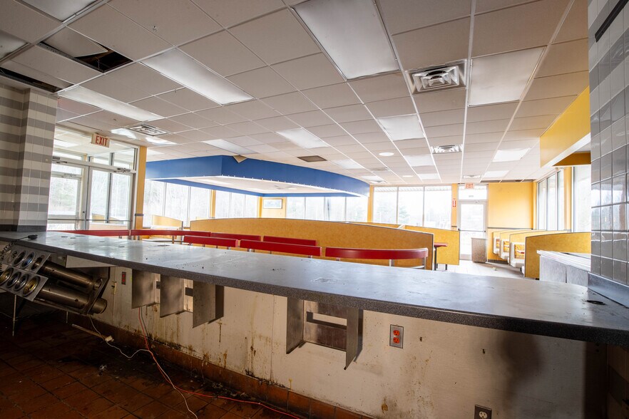 More Photos Of 14109 Highway 226 S, Spruce Pine General Retail For Sale