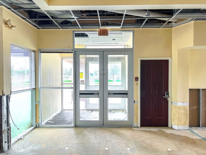 More Photos Of 308 Hurffville Crosskeys Rd, Sewell Bank For Sale