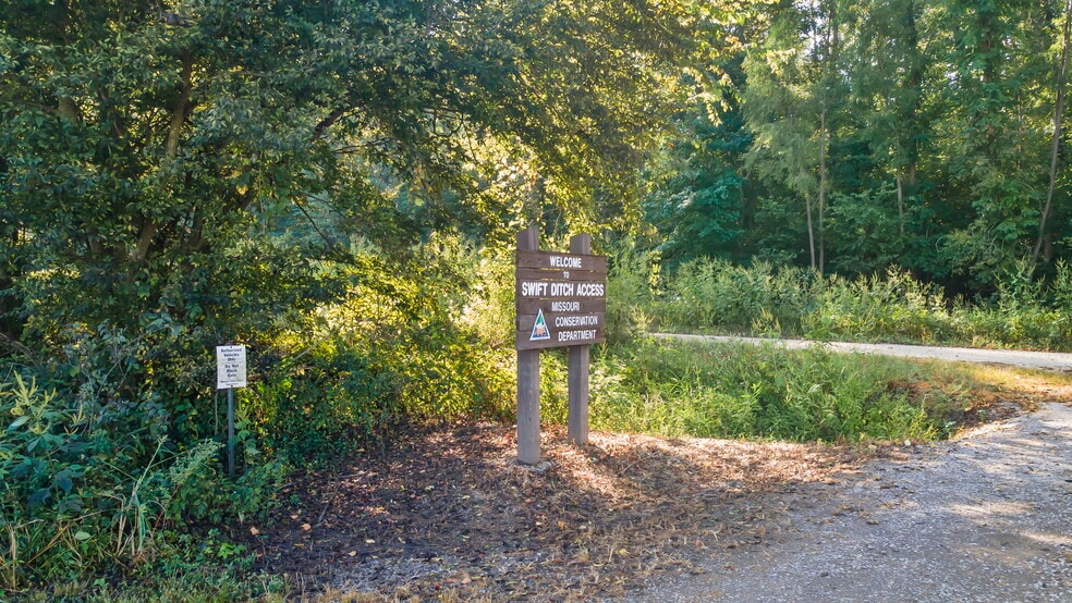 More Photos Of 2948 State Highway V, Matthews Light Manufacturing For Sale