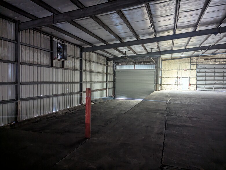 More Photos Of 91 S College St, Statesboro Warehouse For Sale
