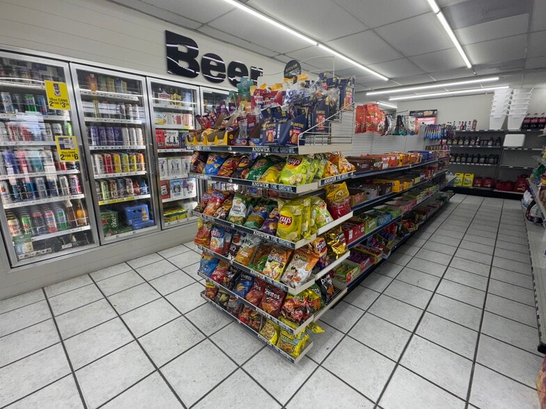 More Photos Of 6771 46th Ave N, Saint Petersburg Convenience Store For Sale