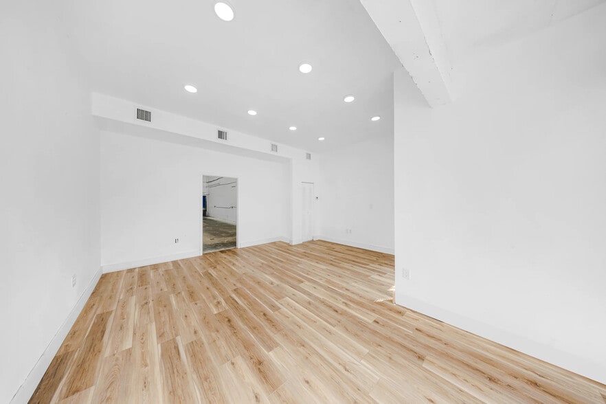 More Photos Of 1373 NW 97th Ave, Miami Unknown For Lease
