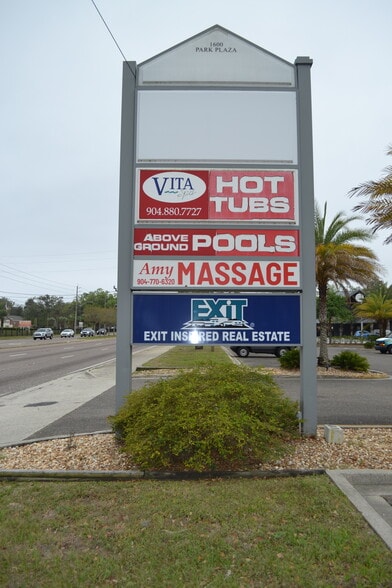 More Photos Of 1600 Park Ave, Orange Park Unknown For Lease