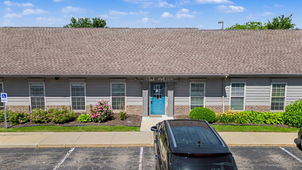 More Photos Of 2504 Veterans Memorial Pky S, Lafayette Office For Lease