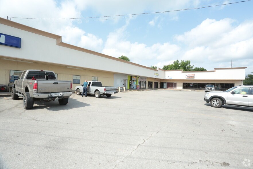 More Photos Of 5300-5314 Telephone Rd, Houston General Retail For Lease