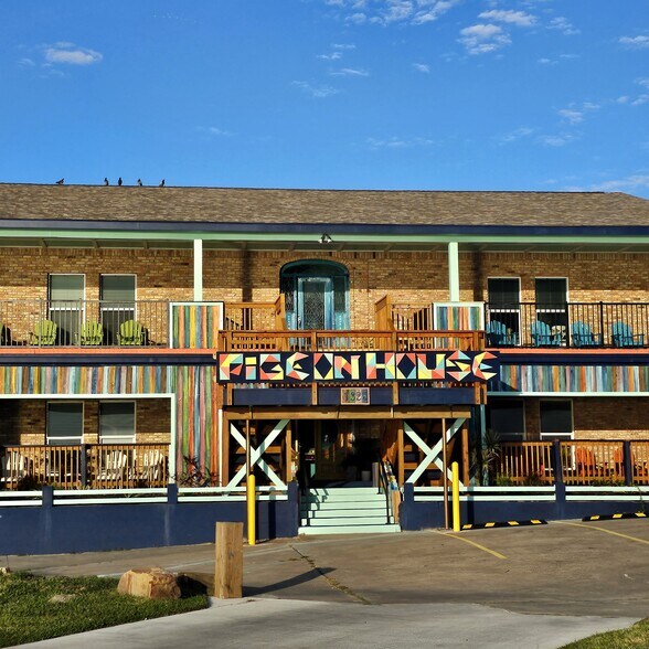 More Photos Of 1325 Broadway St, Rockport Apartments For Sale