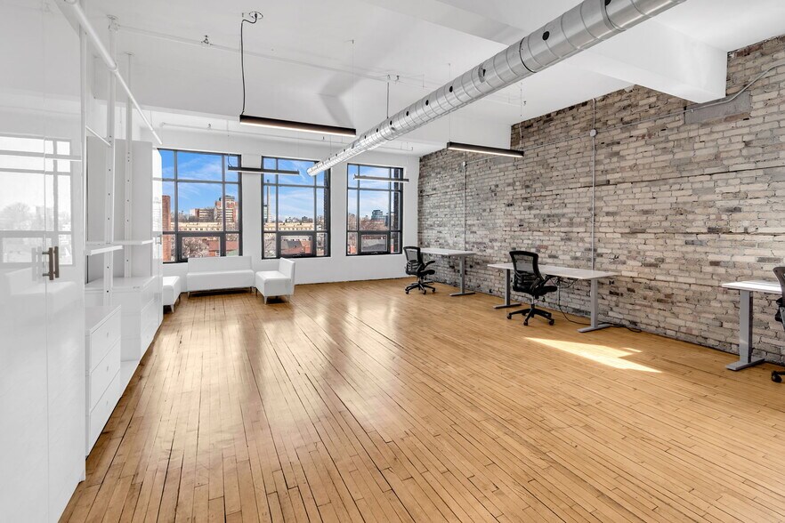 More Photos Of 639 Queen St W, Toronto Office For Lease