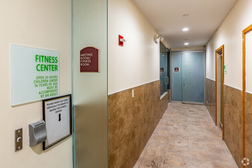 More Photos Of 39-05 29th St, Long Island City Hotel For Sale
