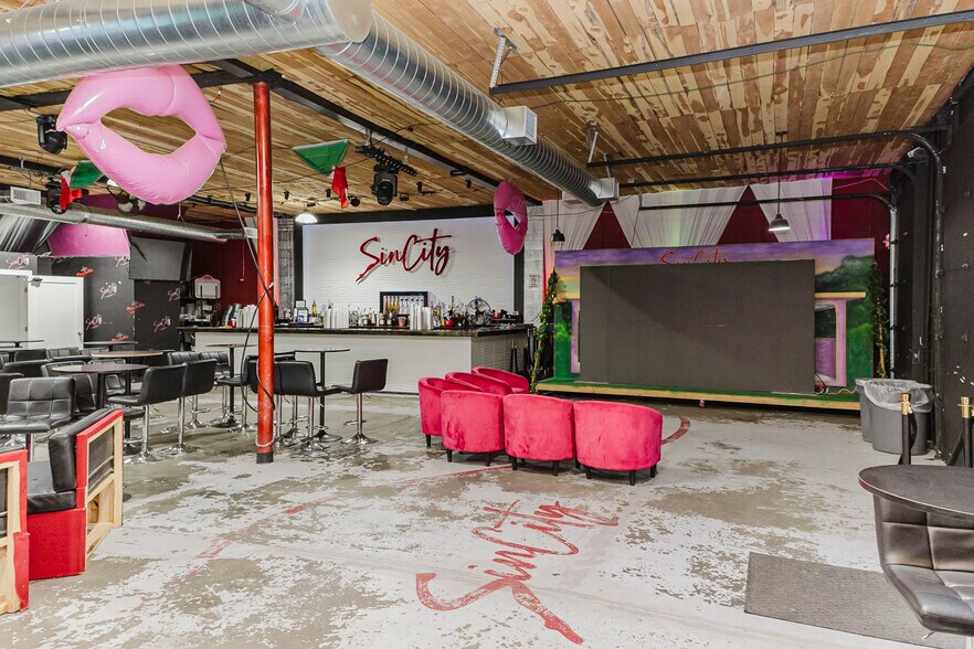 More Photos Of 130 N Washington Ave, Wichita General Retail For Sale