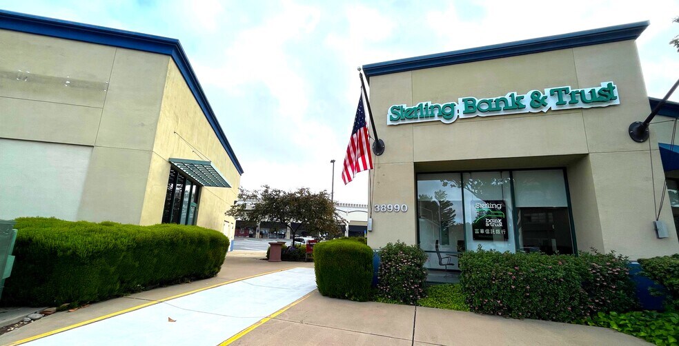 More Photos Of 38980 Paseo Padre Pky, Fremont Bank For Lease