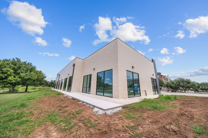 More Photos Of 7507 Branford Pl, Sugar Land Medical For Sale