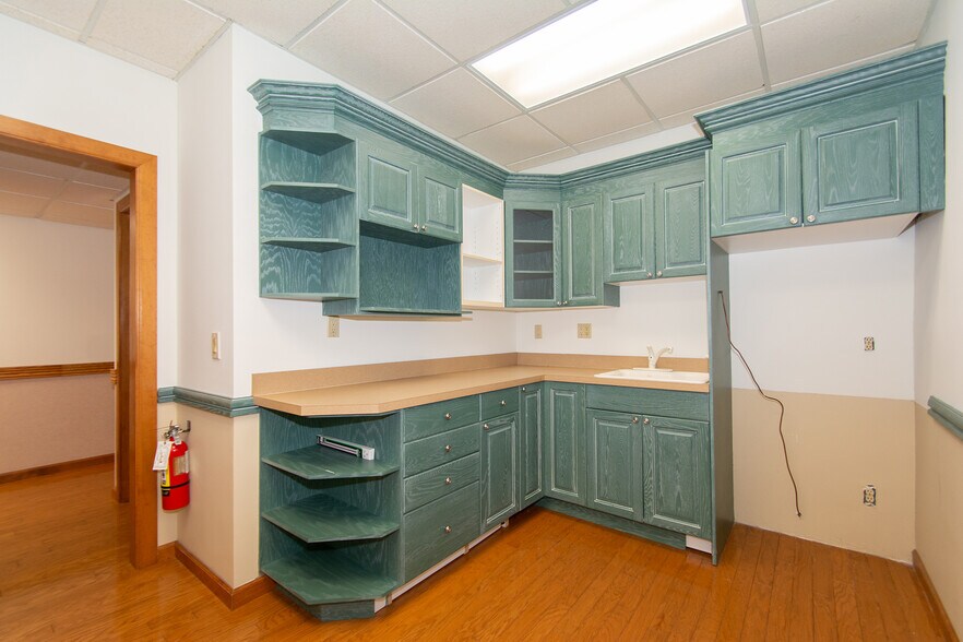 More Photos Of 300 E New Haven Ave, Melbourne Office For Sale