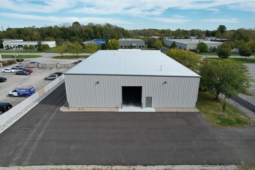 More Photos Of 16800 Southpark Dr, Westfield Light Manufacturing For Lease