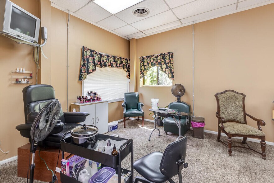 More Photos Of 111 Hudson St, Americus Office For Sale