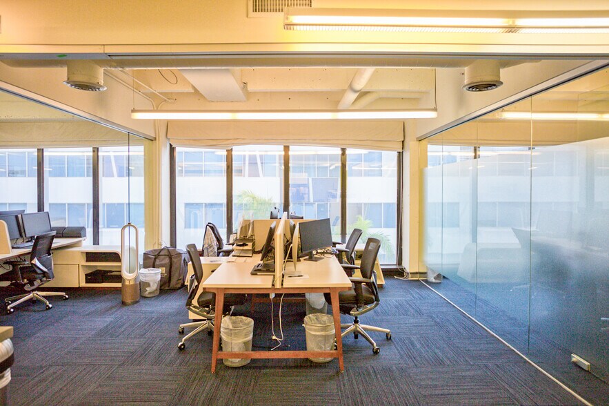 More Photos Of 1680 Michigan Ave, Miami Beach Office For Sale