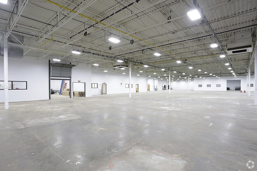 More Photos Of 18 Robert Bonazzoli Ave, Hudson Warehouse For Lease