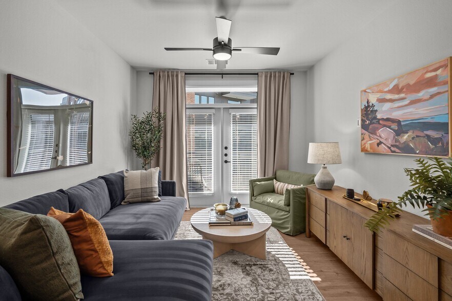 More Photos Of 760 Airport Blvd, Austin Apartments For Lease