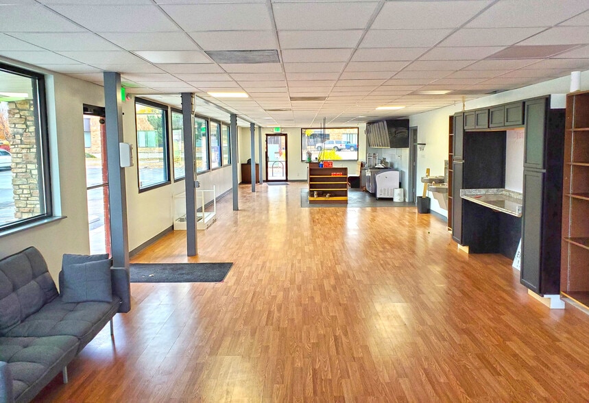 More Photos Of 1252 S Hover St, Longmont Restaurant For Sale