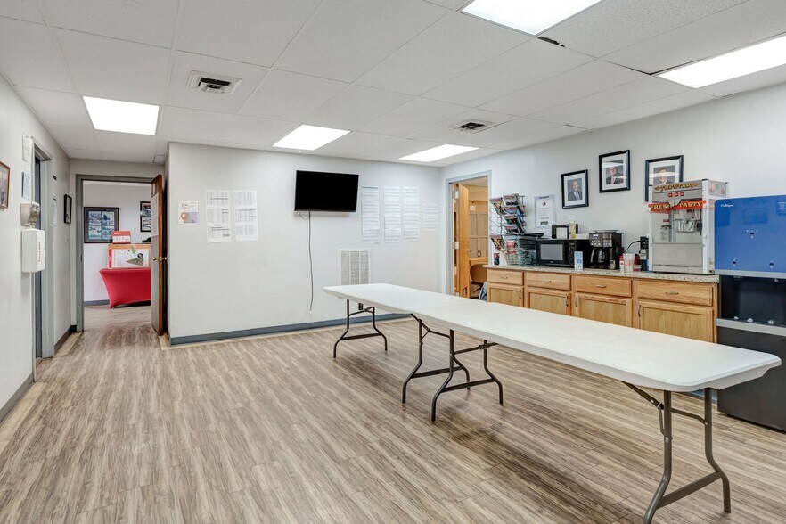 More Photos Of 2524 Dickerson Pike, Nashville Light Manufacturing For Sale