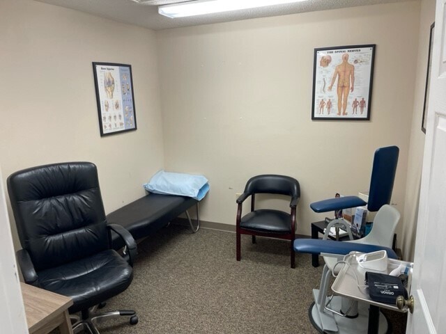 More Photos Of 13910 Fivay Rd, Hudson Medical For Lease