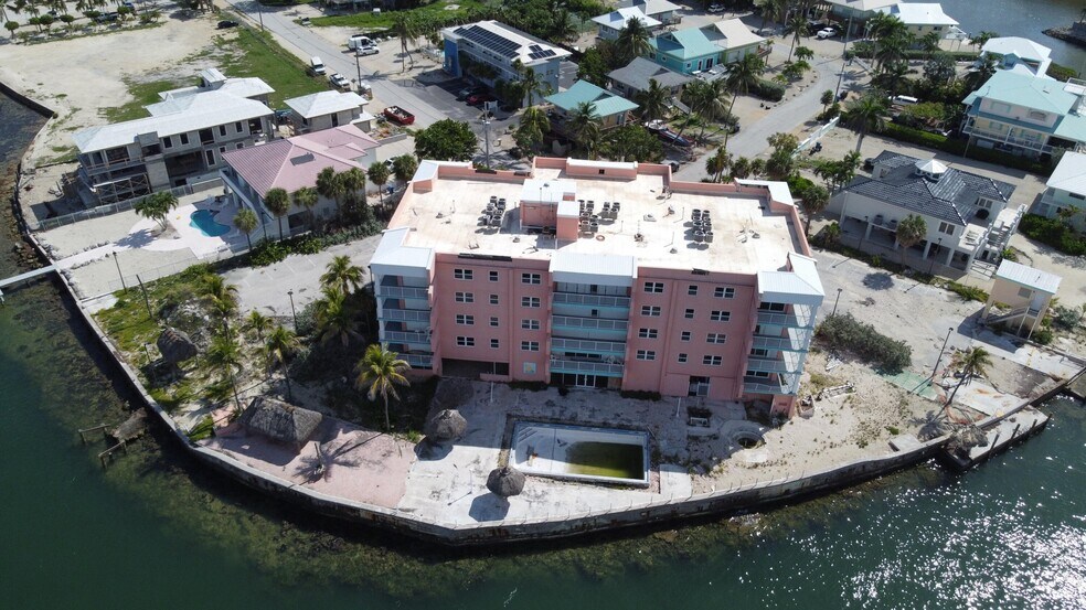 More Photos Of 1 Kyle Way S, Marathon Apartments For Sale