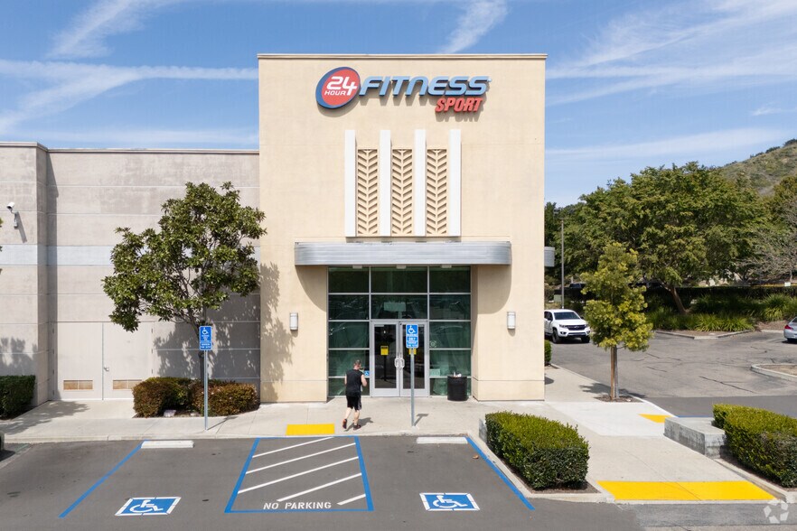 More Photos Of 200 Corporate Dr, Ladera Ranch Freestanding For Lease