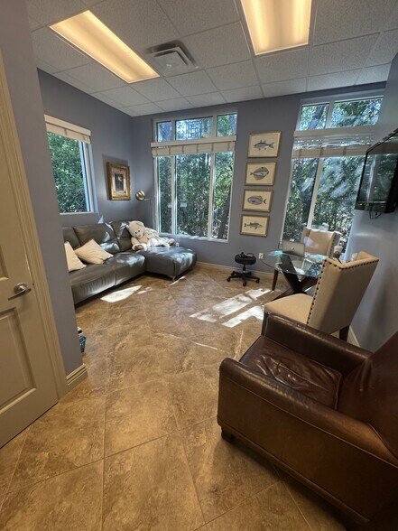 More Photos Of 5500 Bryson Dr, Naples Medical For Lease