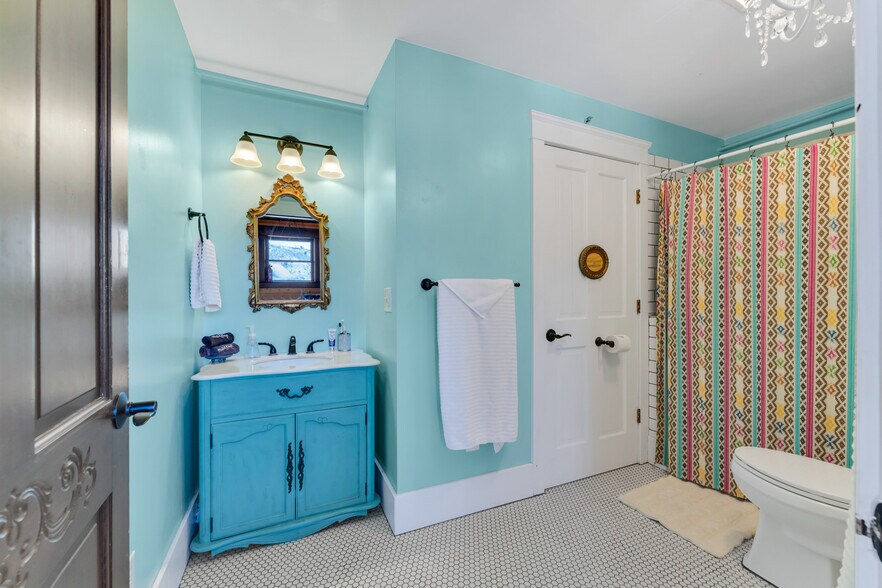 More Photos Of 222 First Ave, Jerome Multifamily For Sale