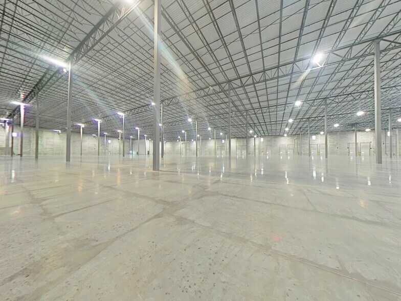 More Photos Of 5670 Aurora Way, McCordsville Warehouse For Lease