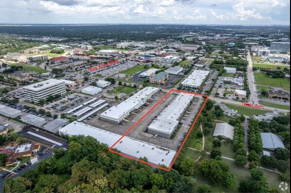 More Photos Of 16920 Texas Ave, Webster Warehouse For Lease