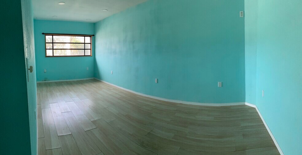 More Photos Of 41 Spring St, Jacksonville Warehouse For Sale