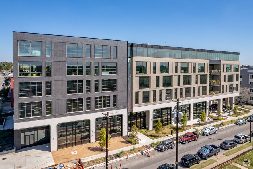 More Photos Of 1600 E 4th St, Austin Office For Lease