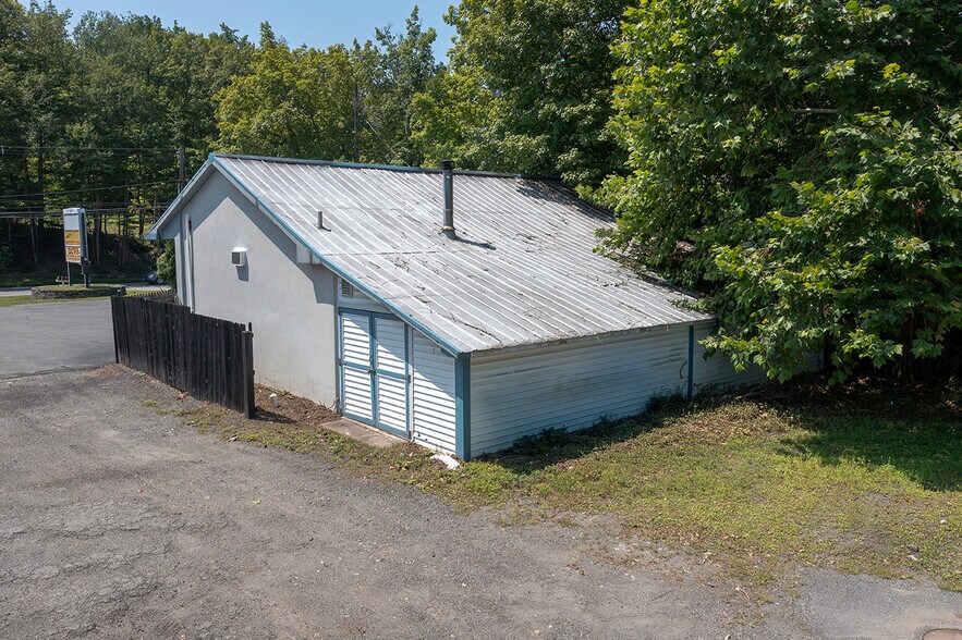 More Photos Of 102 NJ-94 Hwy, Blairstown General Retail For Sale