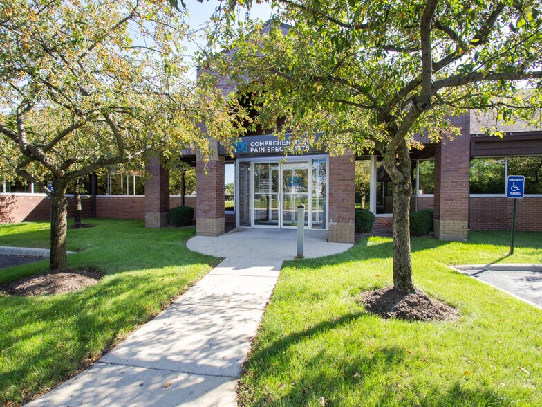 More Photos Of 4830 Knightsbridge Blvd, Columbus Medical For Lease