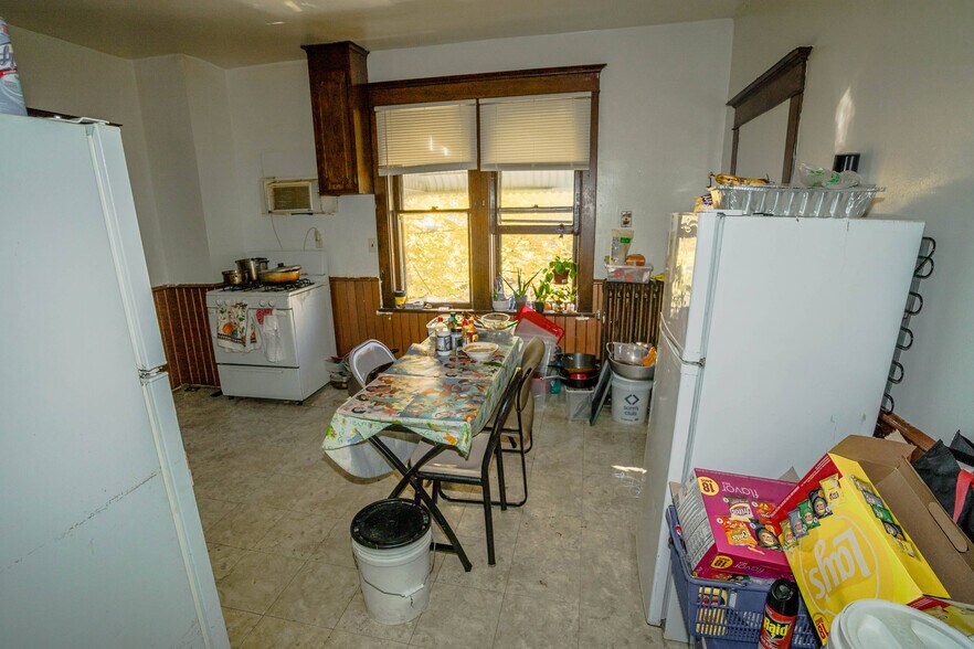 More Photos Of 365 Earl St, Saint Paul Storefront Retail Residential For Sale