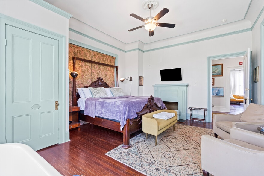 More Photos Of 1103 33rd St, Galveston Hotel For Sale