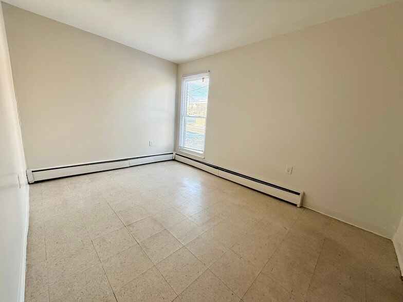 More Photos Of 911-913 Rogers Pl, Cincinnati Apartments For Sale