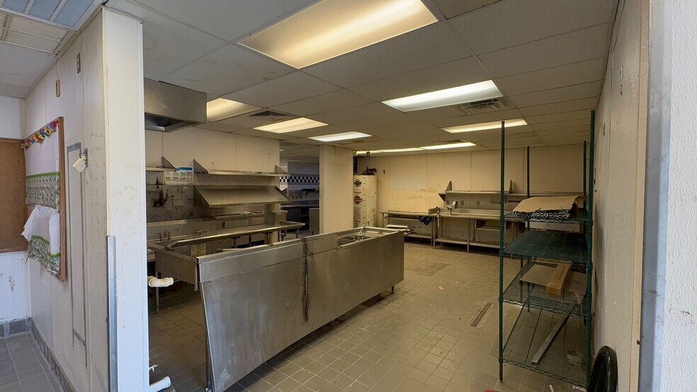 More Photos Of 2441 S Hamilton Rd, Columbus Fast Food For Lease