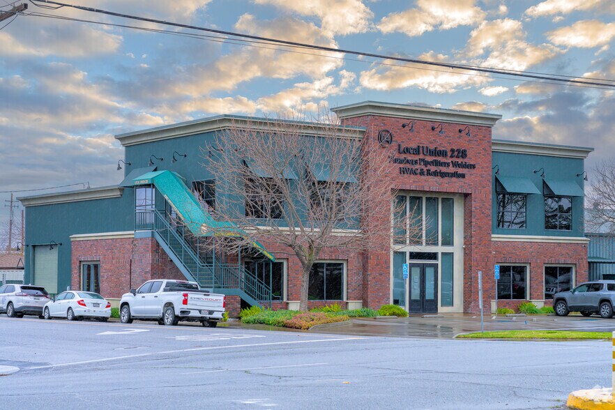Primary Photo Of 1015 Yuba St, Marysville Office For Lease