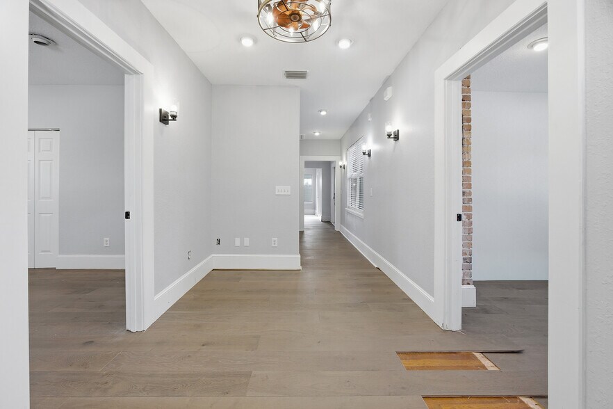 More Photos Of 527 NE 8th Ave, Ocala Office Residential For Sale