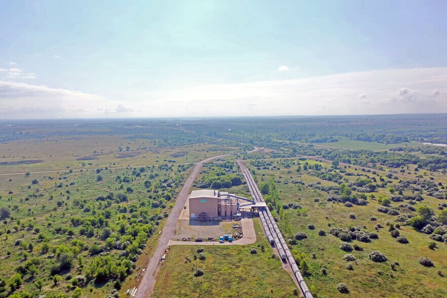 More Photos Of 1439 Cutler Trico Road, Cutler Industrial For Lease