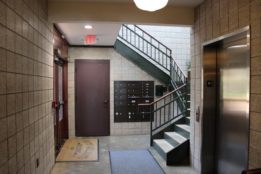 More Photos Of 500 Ouachita Ave, Hot Springs National Park Storefront Retail Office For Sale