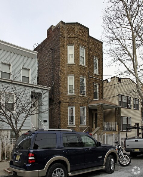 Primary Photo Of 42 Poplar St, Jersey City Apartments For Sale